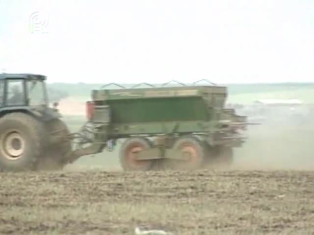 Senadores defendem fim do licenciamento para máquinas agrícolas