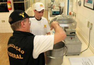 Ministério Público do RS denuncia 19 por fraude na produção de leite e queijo
