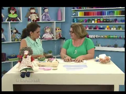 Aprenda a fazer a boneca Júlia