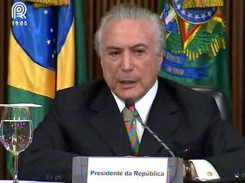 Temer anuncia medidas para tentar reduzir dívida