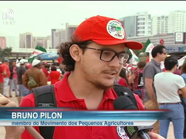 Em Brasília, manifestantes pedem eleições diretas