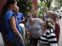 Elevadores quebrados prejudicam votação no Instituto Bennett, no Flamengo, zona sul