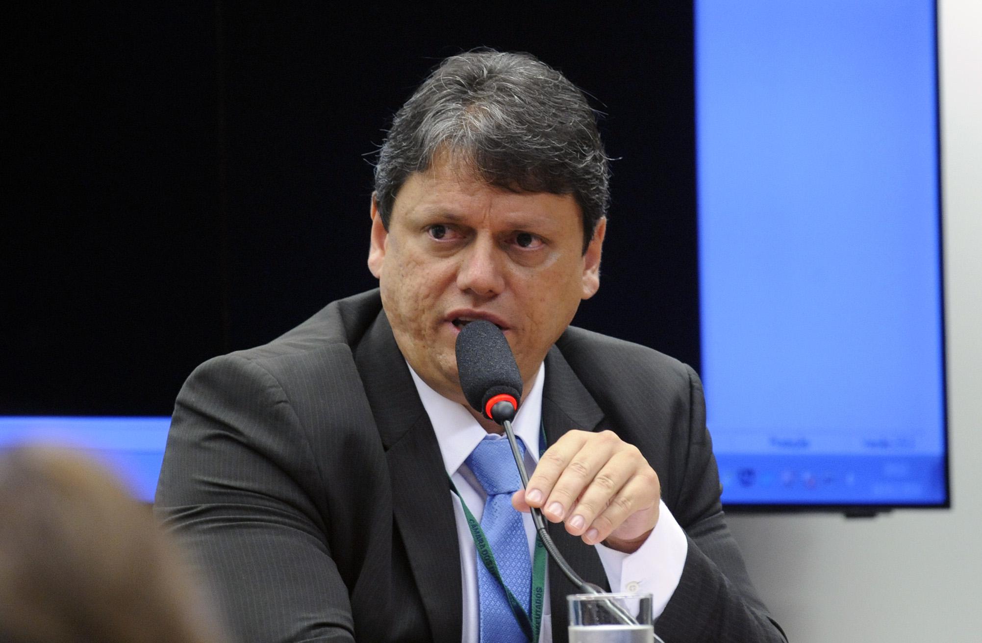 Tarcísio Gomes de Freitas fala sobre licenciamento ambiental