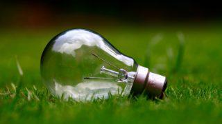 lâmpada à base de energia elétrica energia solar; hidrogênio verde