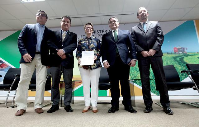 Ministra Tereza Cristina assinou convênio com BNB para estimular desenvolvimento das cadeias produtivas do Nordeste