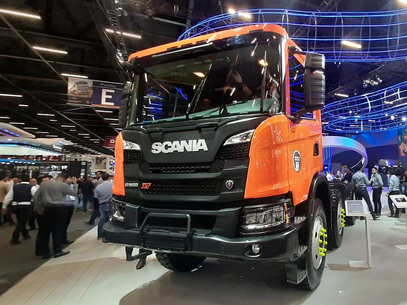 Caminhão Scania 8x4