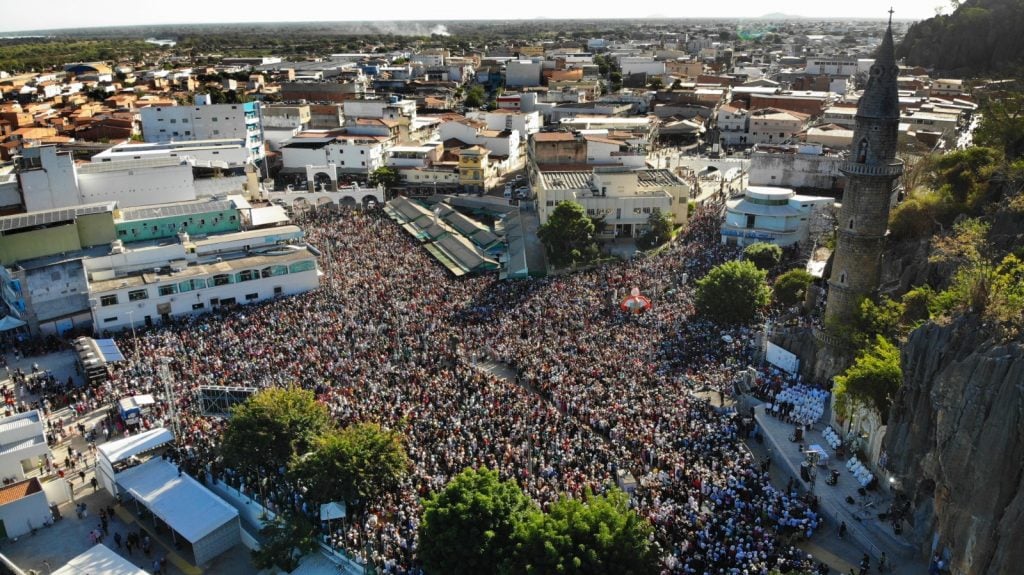 Romaria de Bom Jesus da Lapa foi declarada como patrimônio imaterial da Bahia. Milhares de pessoas participaram da celebração religiosa