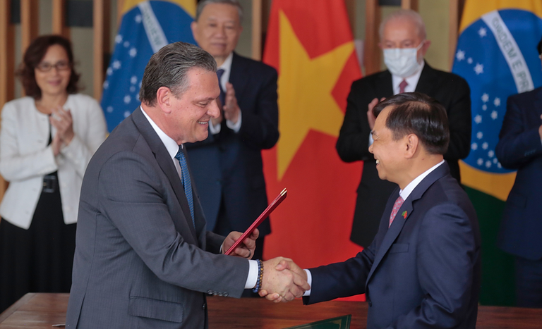 Brasil e Vietnã firmam acordo para intensificar cooperação agrícola