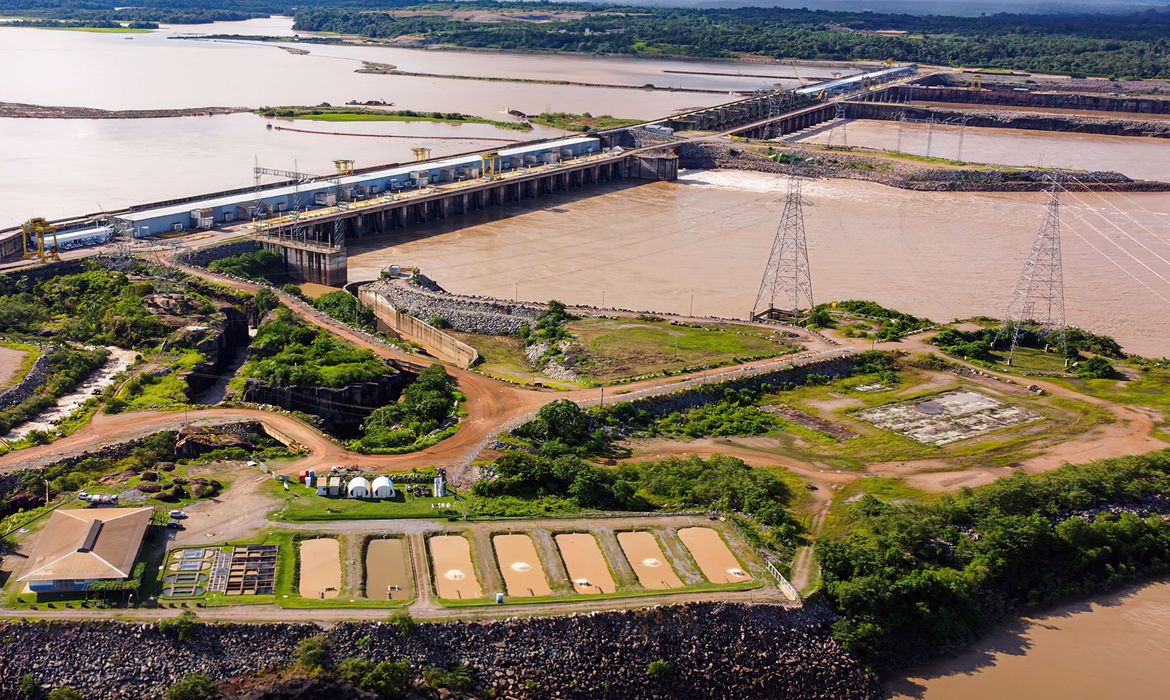 Usina de Santo Antônio. seca em Rondônia