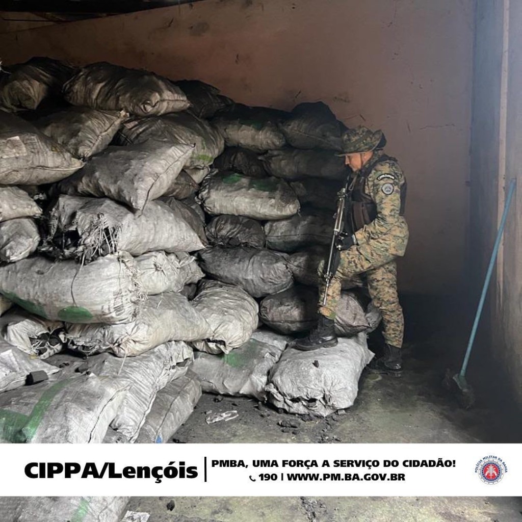 apreensão carvão vegetal pela polícia milittar ambiental cippa Lençóis apreensão carvão vegetal pela polícia milittar ambiental cippa Lençóis