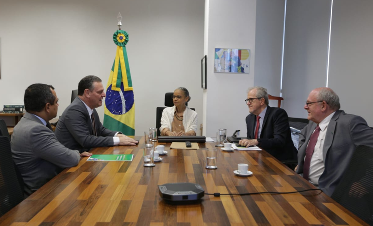 Ministros Fávaro e Marina alinham propostas para produção sustentável e combate ao desmatamento