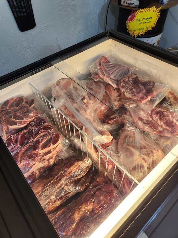 Polícia Federal apreende 1,8 tonelada de carne importada ilegalmente