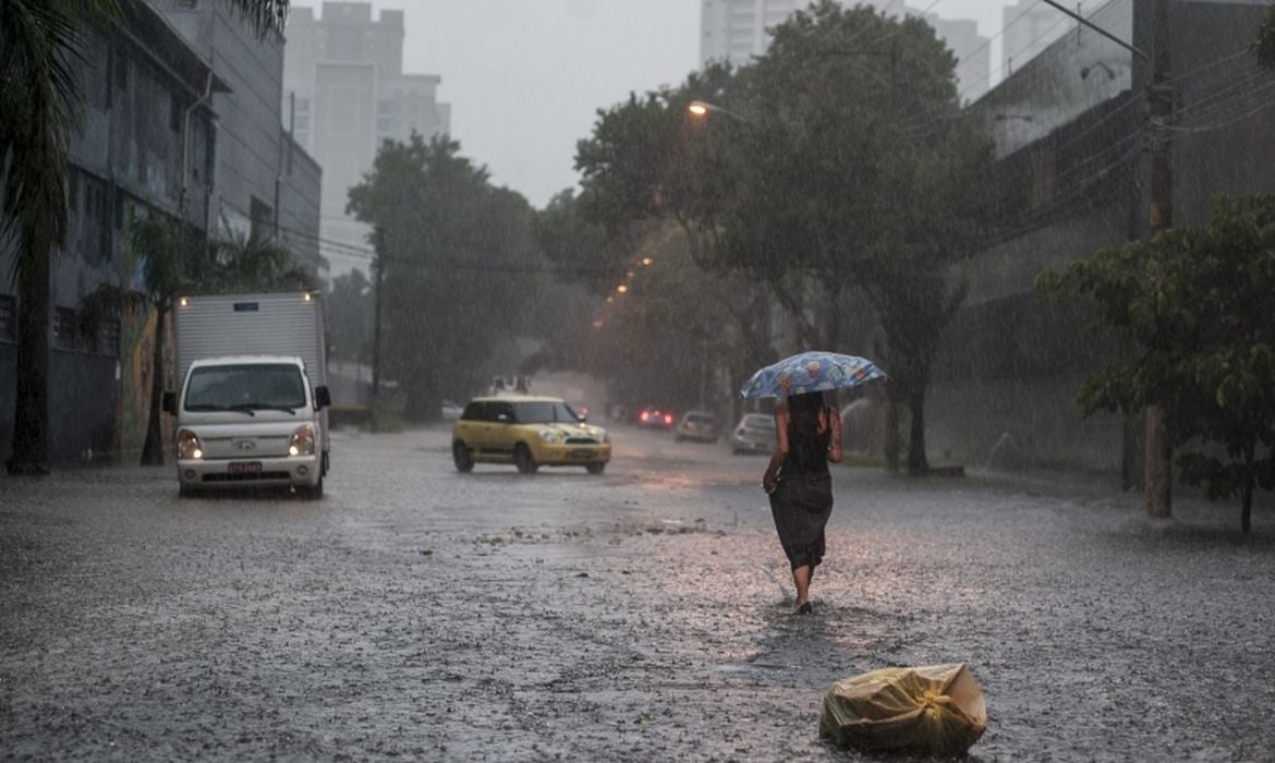 Chuva de 100 mm em apenas 24h deve atingir duas regiões do país