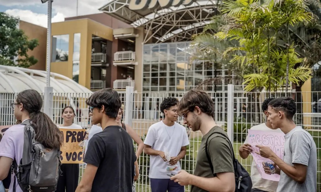 Enem está menos conteudista e mais interpretativo, dizem professores Enem está menos conteudista e mais interpretativo, dizem professores