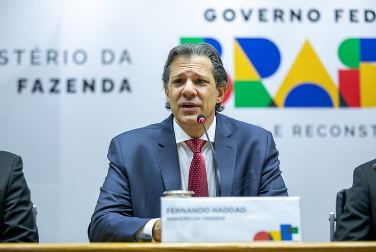 Haddad nega que Brasil vai retaliar tarifaço de Trump com taxação de dividendos de empresas dos EUA