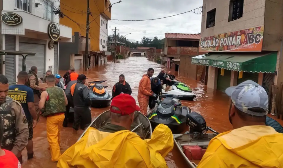 alagamento causado por fortes chuvas em Minas Gerais