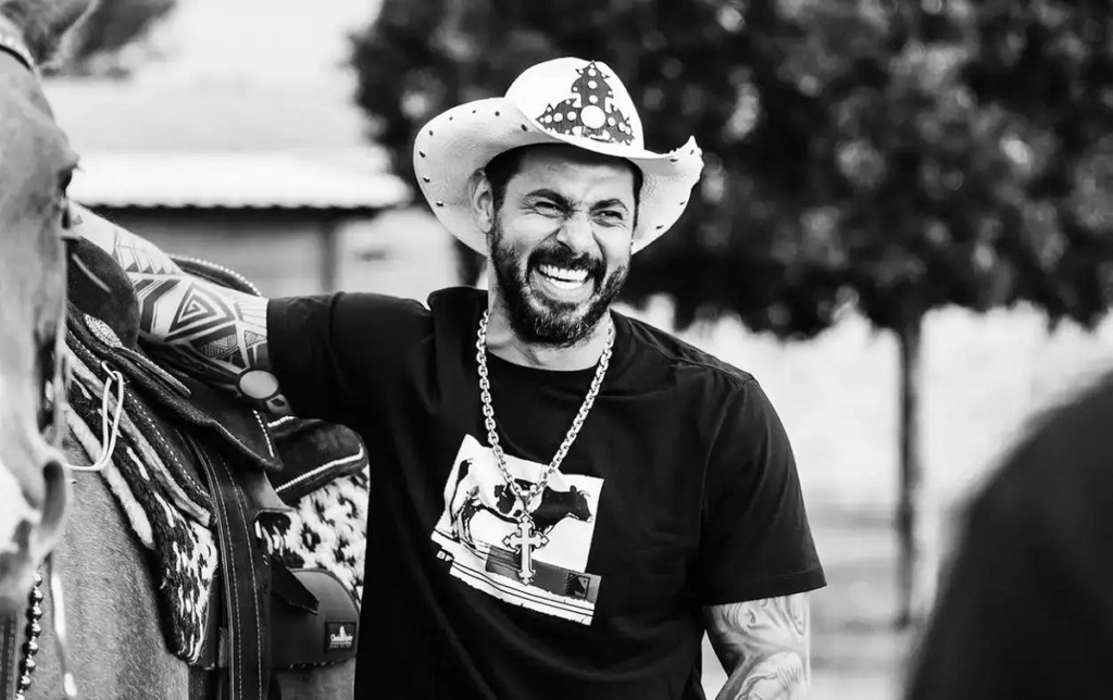 Após cirurgia cardíaca, cantor sertanejo João Carreiro morre aos 41 anos Após cirurgia cardíaca, cantor sertanejo João Carreiro morre aos 41 anos