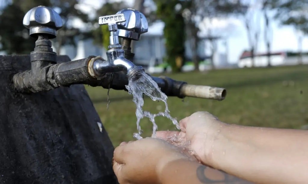 Falta de acesso à água potável atinge 33 milhões de pessoas no Brasil Falta de acesso à água potável atinge 33 milhões de pessoas no Brasil