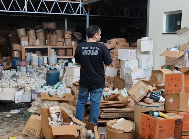 apreensão de defensivos agrícolas falsificados, sem registro