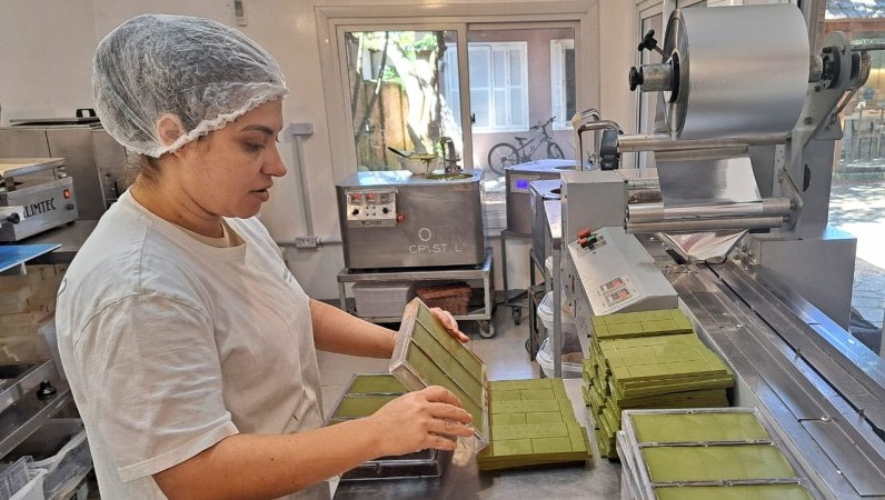 Indústria brasileira cresce 0,1% em outubro, mas ritmo segue fraco, aponta IBGE