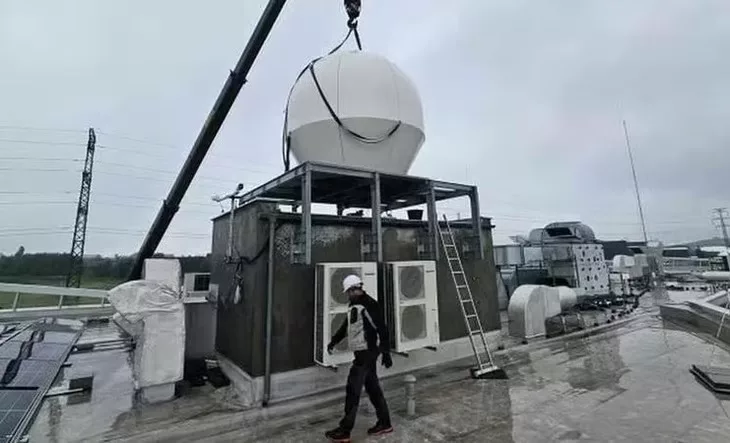 Acidente com caminhão suspende instalação de radar meteorológico