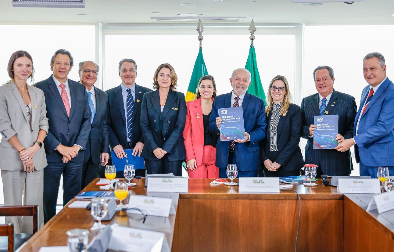 B20 Brasil entrega ao presidente Lula propostas para influenciar o G20