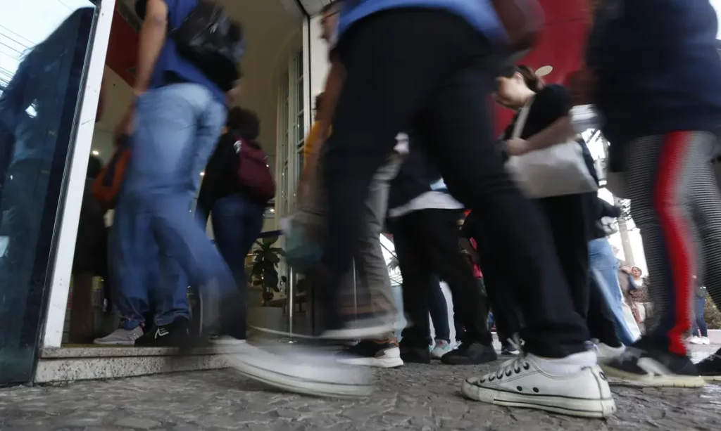 Prazo para contestar questões e gabaritos do 'Enem dos Concursos' termina nesta quarta Prazo para contestar questões e gabaritos do 'Enem dos Concursos' termina nesta quarta