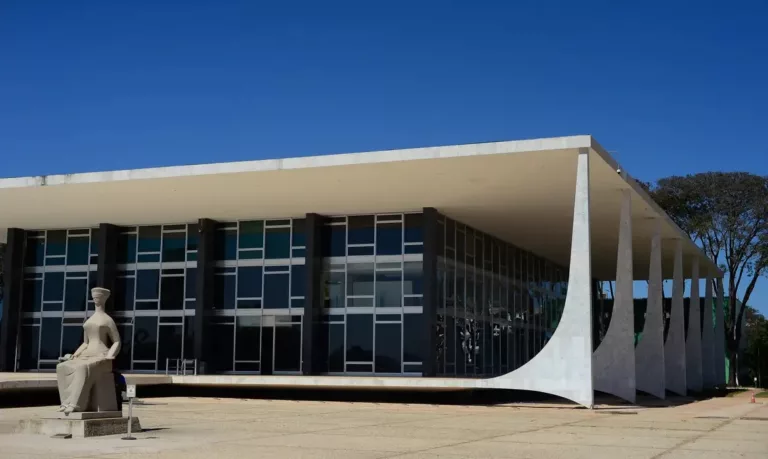 Após recesso, Supremo retoma sessões nesta quinta-feira Após recesso, Supremo retoma sessões nesta quinta-feira