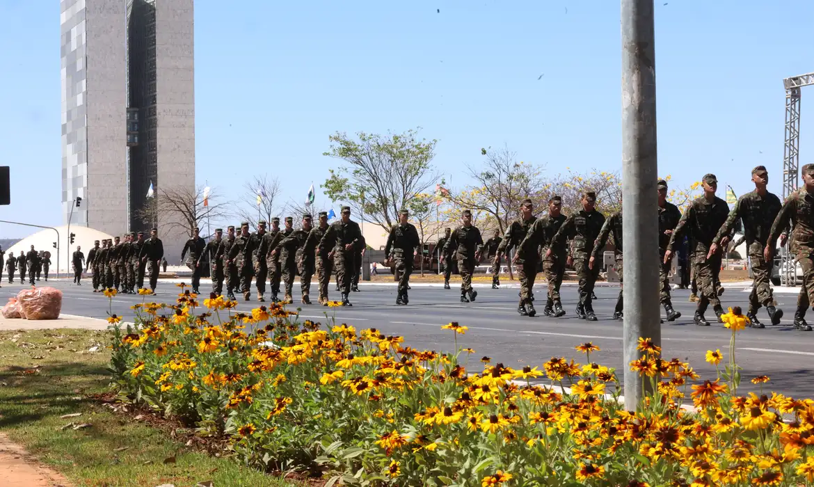 Desfile de 7 de Setembro celebra Democracia e Independência em Brasília