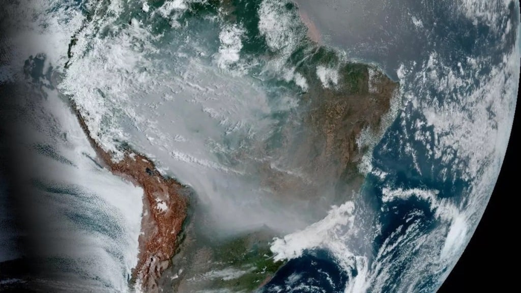 fumaça das queimadas no Brasil, Amazônia, cerrado, imagem de satélite da Nasa