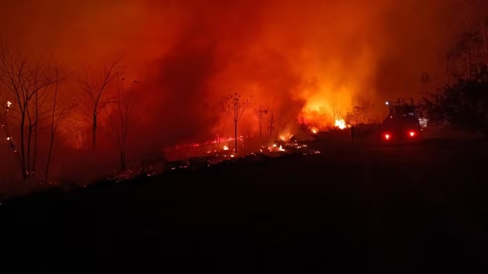 Incêndio de grandes proporções atinge instalações do Inpe