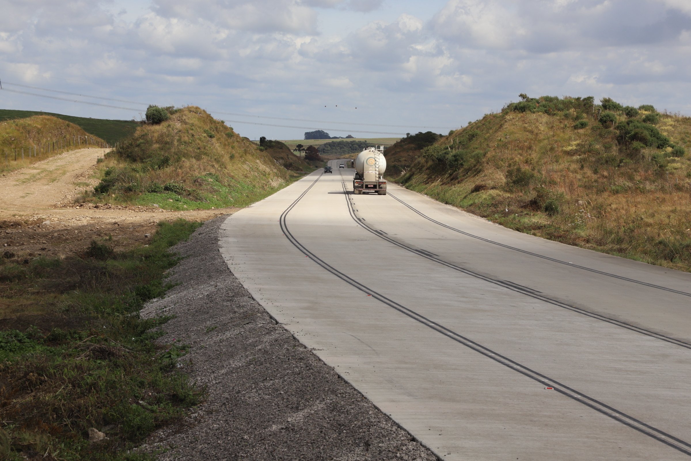 Estado aposta em rodovias de concreto para ampliar durabilidade e reduzir custos