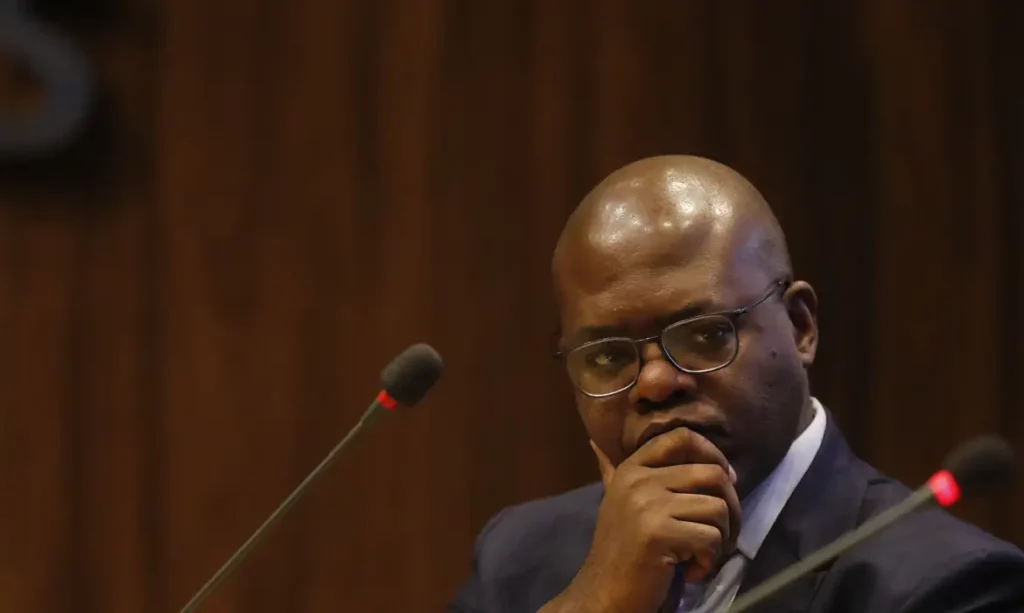 Lula demite Silvio Almeida após denúncias de assédio sexual Lula demite Silvio Almeida após denúncias de assédio sexual