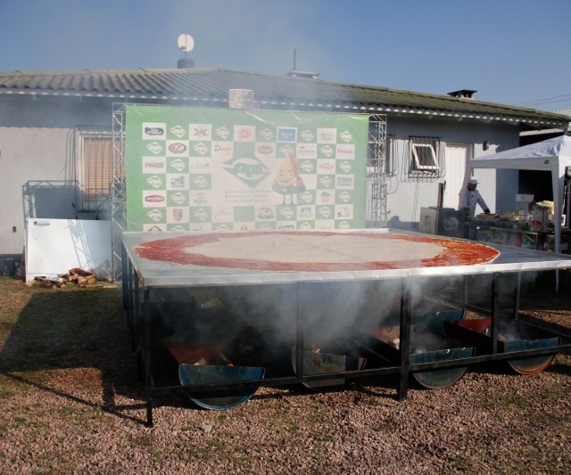 pizza gigante Expointer