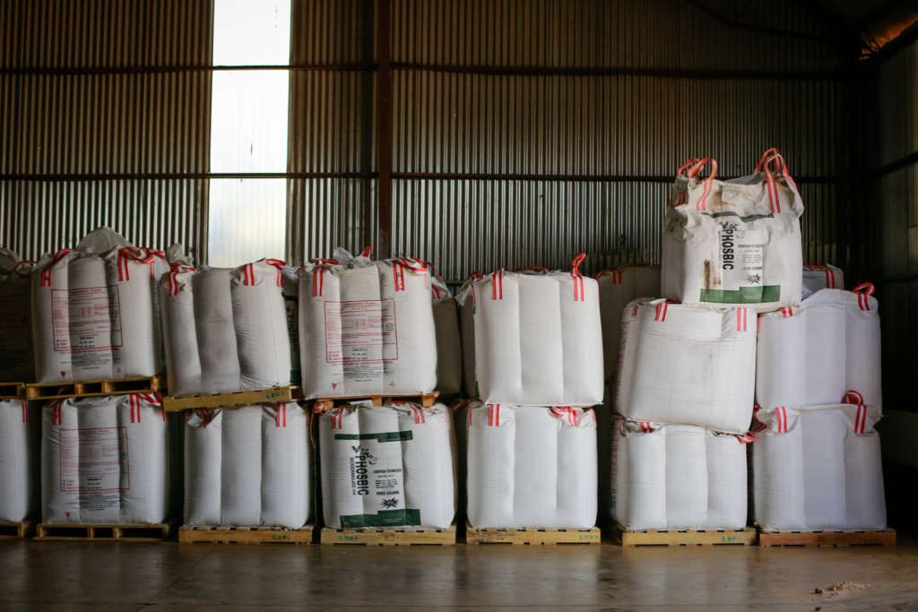 fertilizantes em galpão