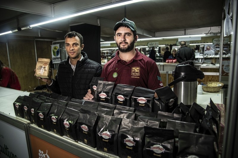 Rodolphi (de boné), que veio do Rio de Janeiro, avalia como "fantástica" sua primeira participação na Expointer.