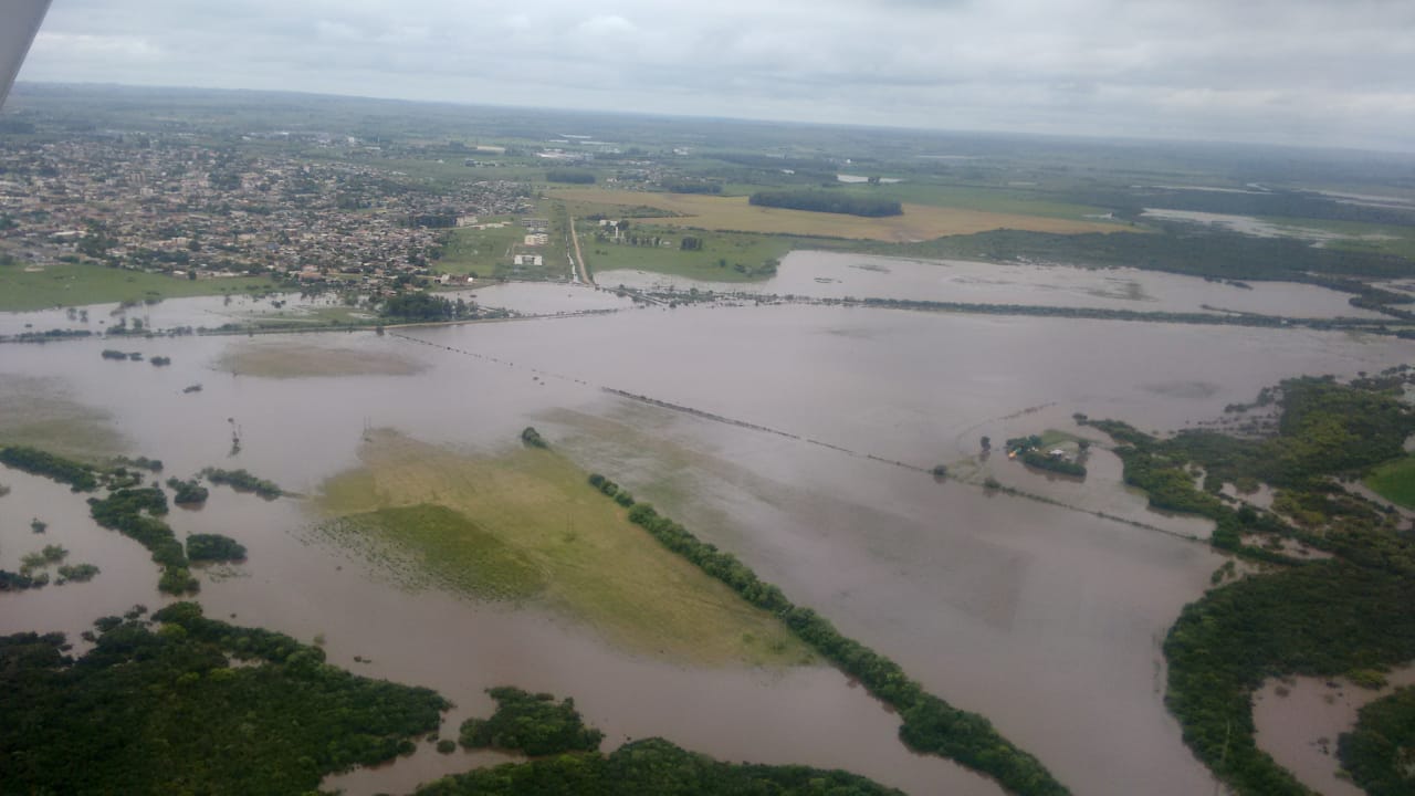 área de arroz em enchente