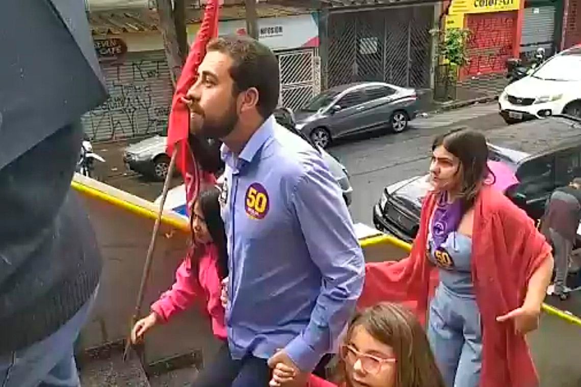 Guilherme Boulos votou também na manhã deste domingo na capital paulista. Foto: Agência Brasil