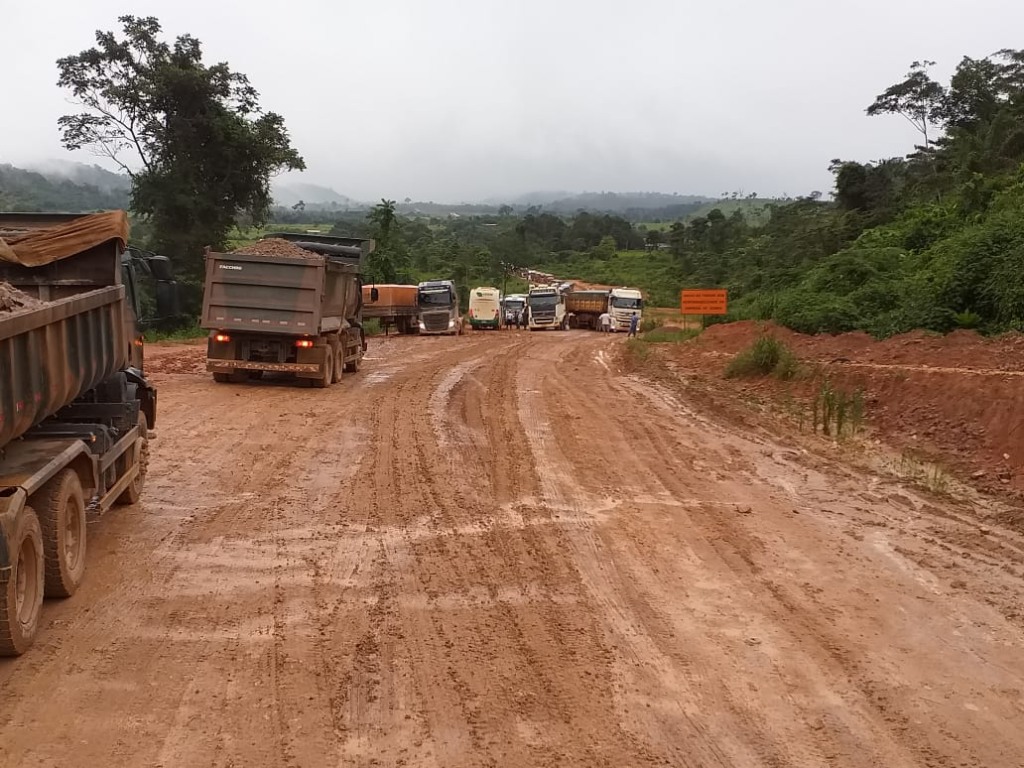 Atoleiros, BR-163, bloqueio