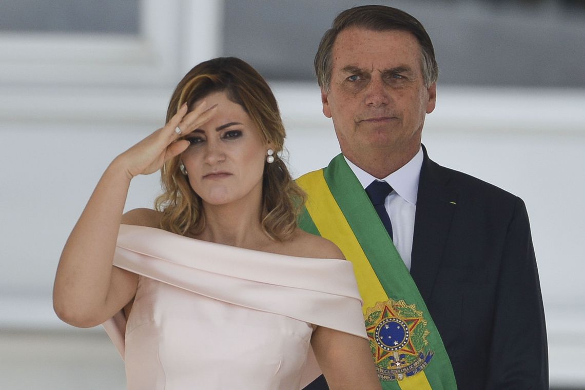 A primeira-dama, Michelle Bolsonaro, fez discurso em Libras (Língua Brasileira de Sinais), no parlatório do Palácio do Planalto durante solenidade de posse do marido, presidente Jair Bolsonaro. Foto: Marcello Casal Jr.