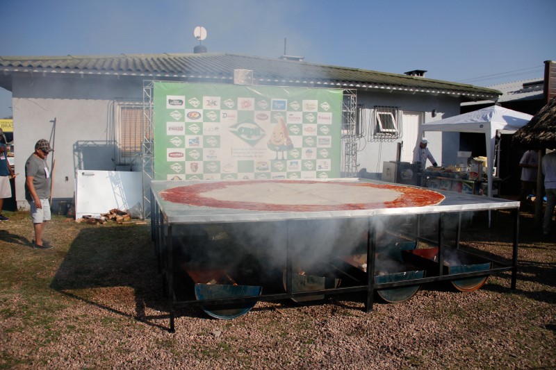 pizza gigante Expointer