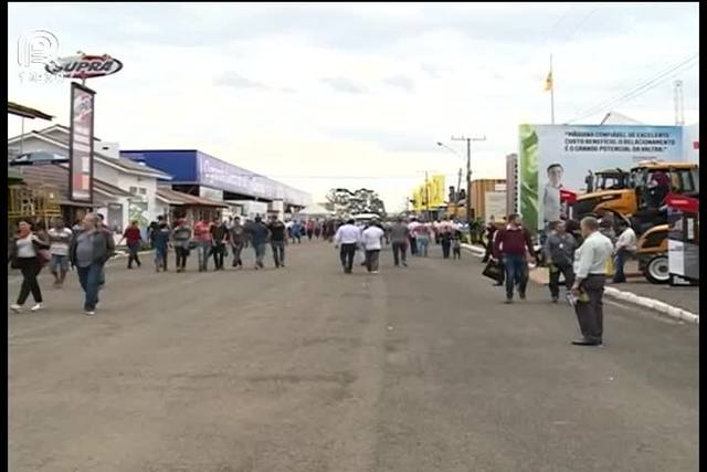 Participantes da Expointer discutem o impeachment