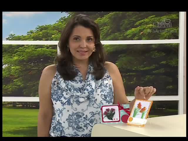 Cartão com flores em quilling