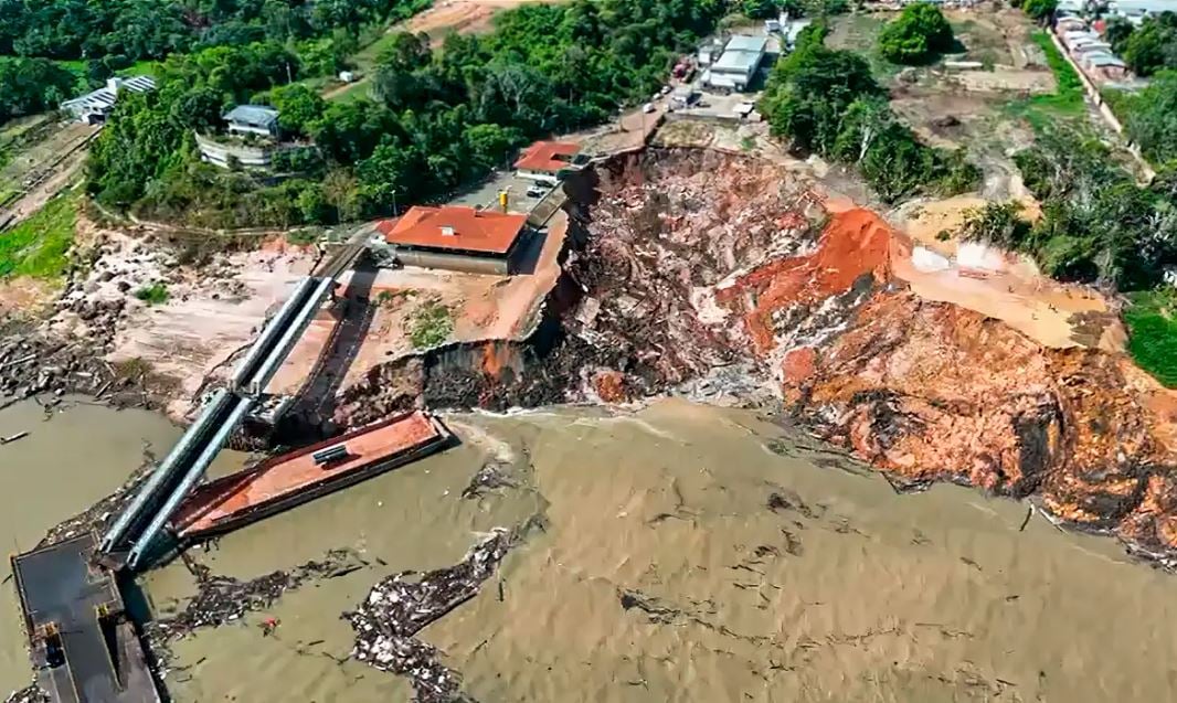 Porto no Amazonas desaba em meio a obras com 200 possíveis soterrados