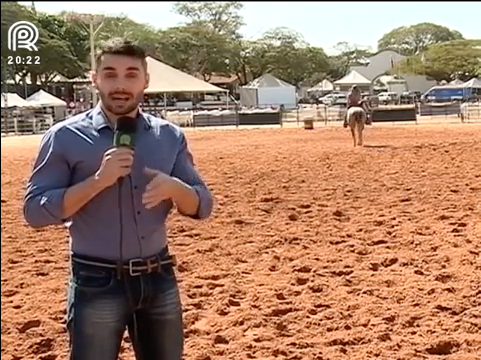 Conheça família que pratica esportes equestres unida