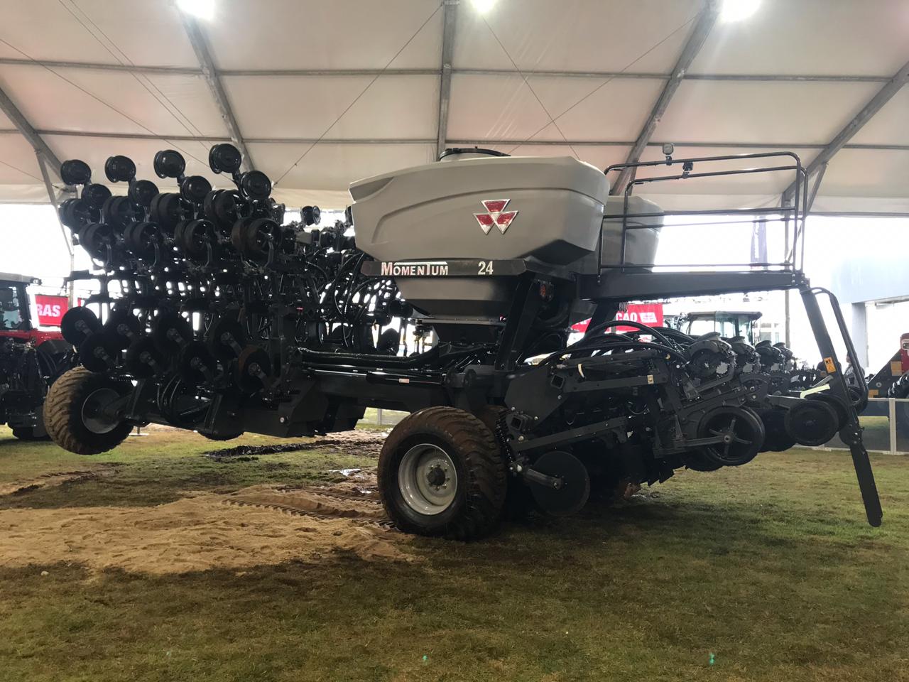 plantadeira dobrável Momentum da Massey Ferguson