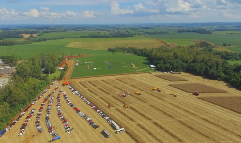 Nesta quarta-feira, dia 27 de fevereiro a Indústria de Implementos Agrícolas Vence Tudo, em parceria com a 3 Tentos Agroindustrial, realiza mais uma edição de seu Dia de Campo Internacional