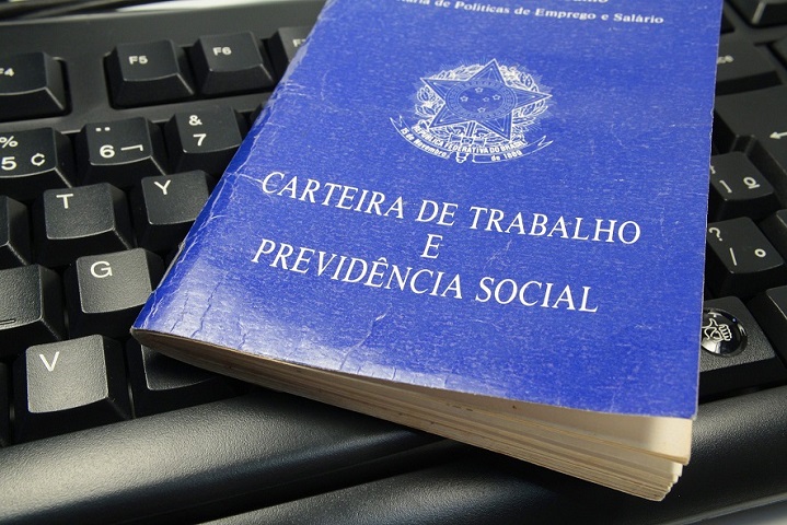 Brasil registra taxa de desemprego de 5,8%, segundo IBGE