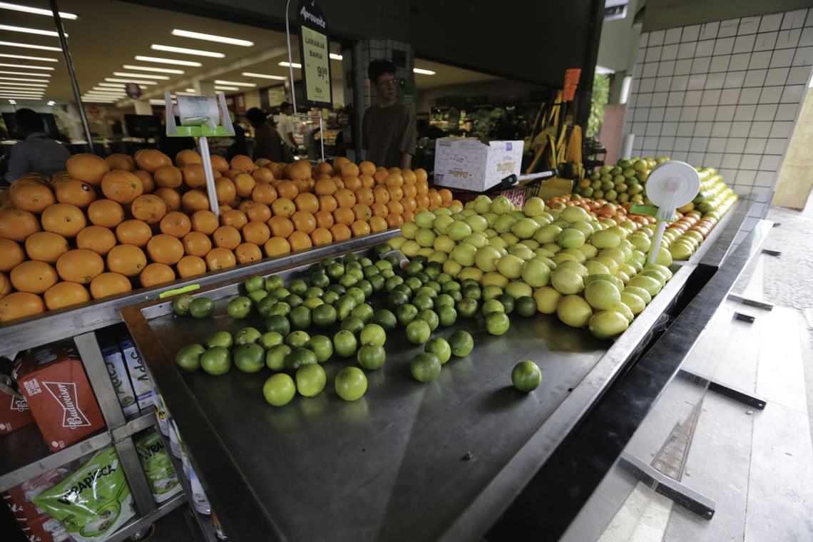 frutas, limão, laranja, consumo, economia