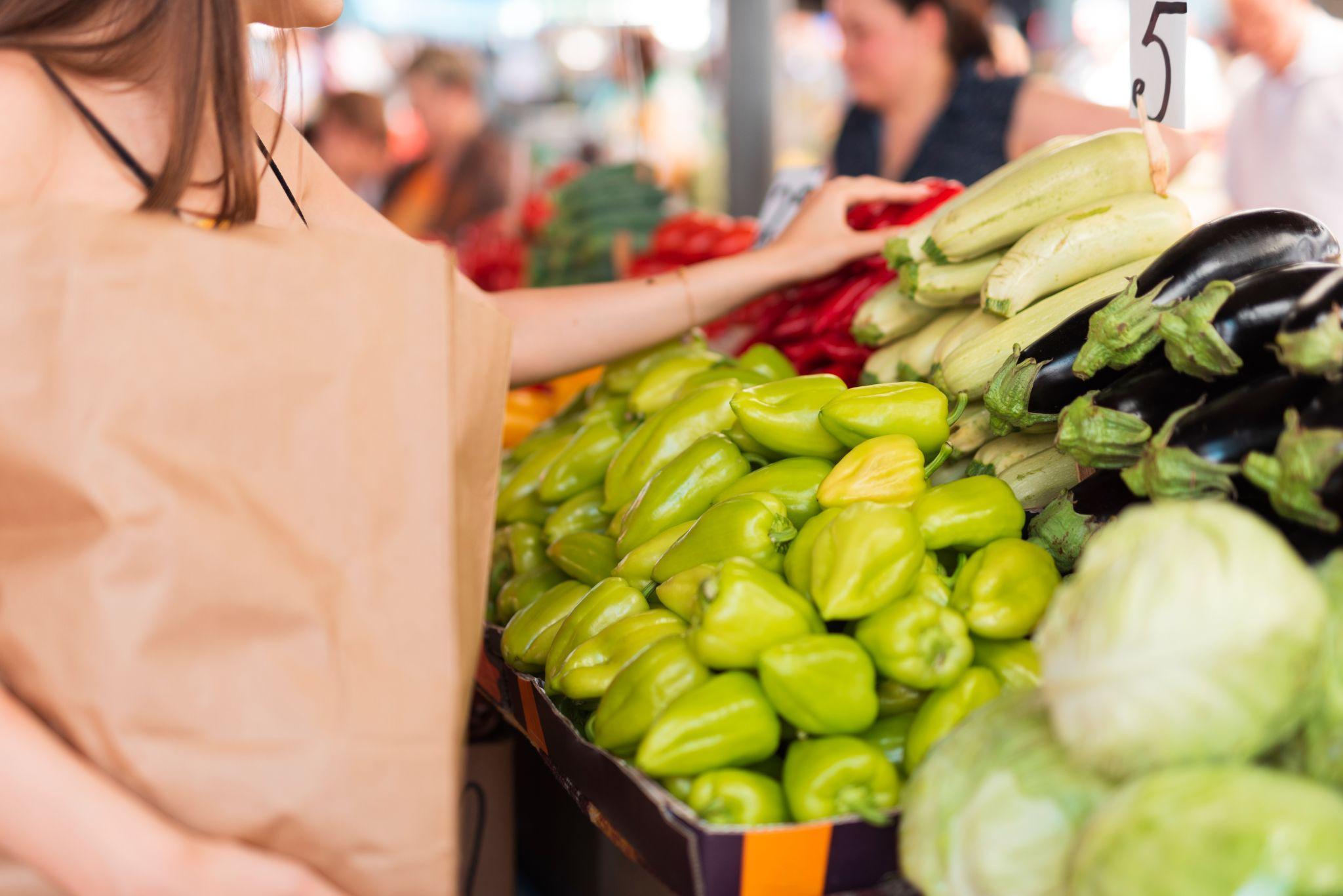 Queimadas encarecem alimentos e elevam alerta no bolso do consumidor